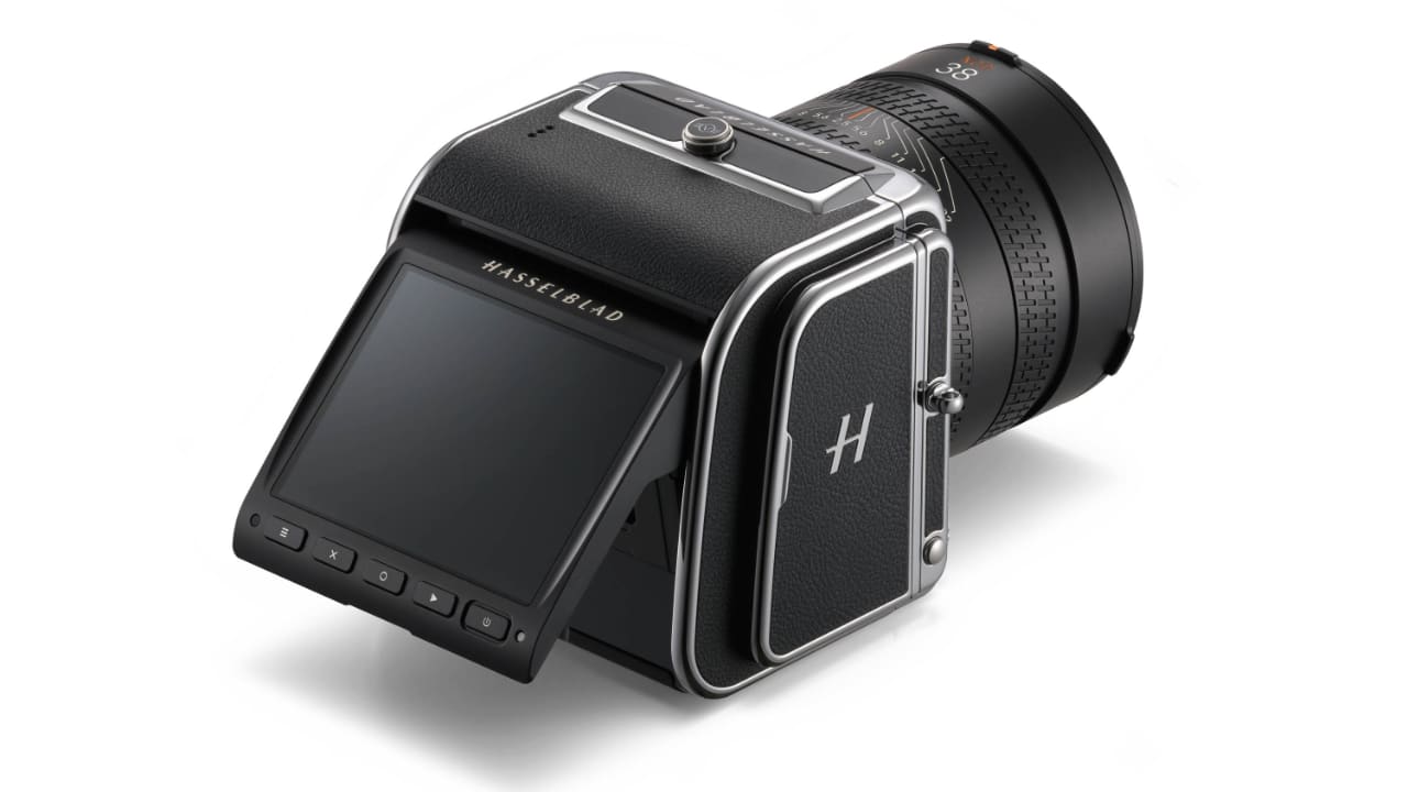 Hasselblad unveils the 907X & CFV 100C: digital tech, vintage heart